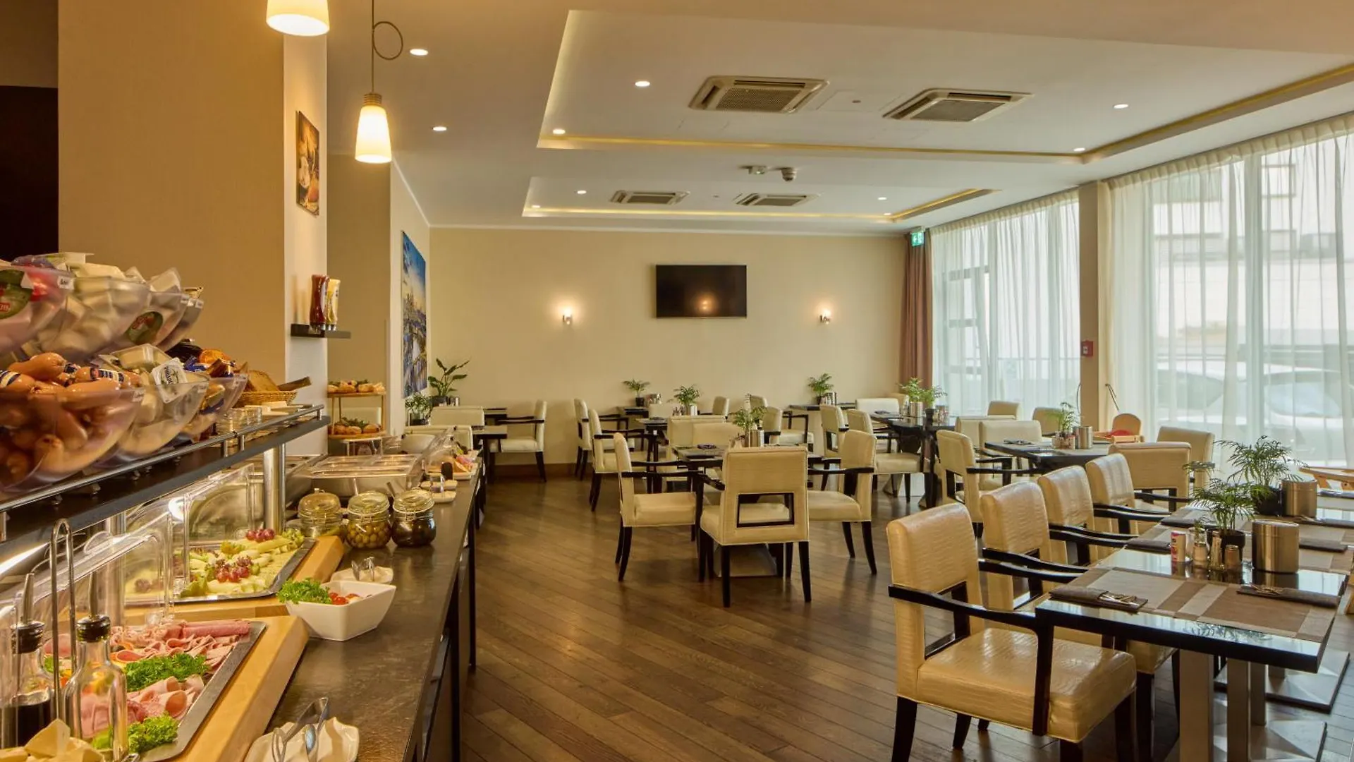 ****  Skyline Hotel City Frankfurt Frankfurt am Main Germany